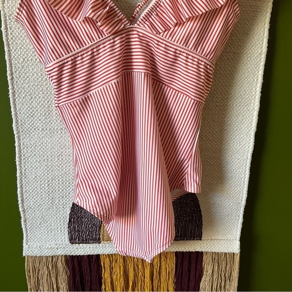 AAVA Estelle retro candy strip red white ruffles striped one piece swimsuit s - Picture 6 of 8